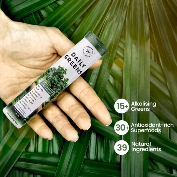 Wellbeing Nutrition Daily Greens: 15+ alkalising greens, 30+ antioxidant-rich superfoods, and 39 natural ingredients
