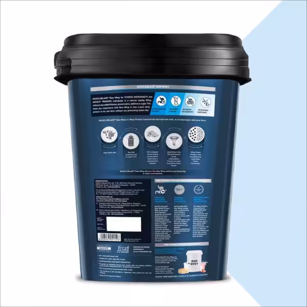 Back label of MuscleBlaze Raw Whey detailing product features, manufacturing process, benefits, and usage instructions