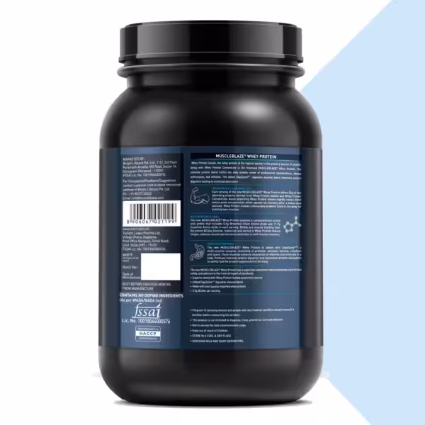 MuscleBlaze Whey Protein back label showing nutritional benefits, 25g protein per serving, and manufacturing details